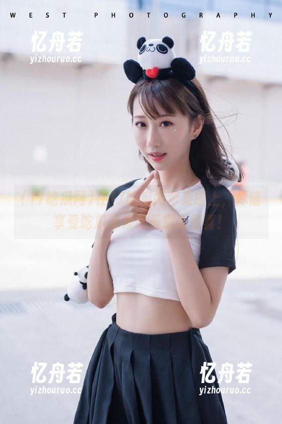 17吃瓜网 在17吃瓜网苹果版上,尽情享受吃瓜带来的乐趣与惊喜!