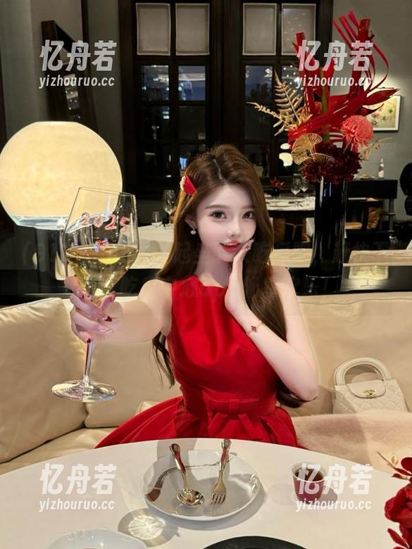 91吃瓜中心 一起坐下来吃瓜吧,赶快下载91吃瓜中心app畅享欢乐!