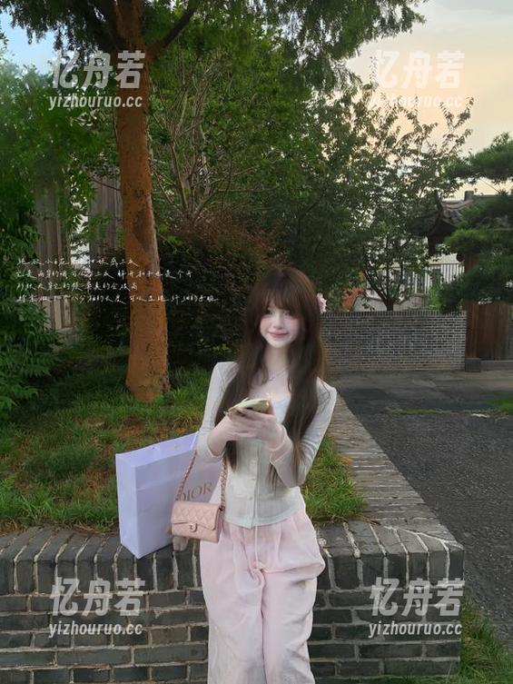 zztt 免费畅游zztt21,尽享海量吃瓜信息,随时随地掌握娱乐动态
