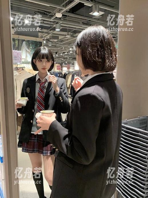 五一吃瓜 苹果版五一吃瓜最新入口现已在线,快来体验多彩的吃瓜人生!