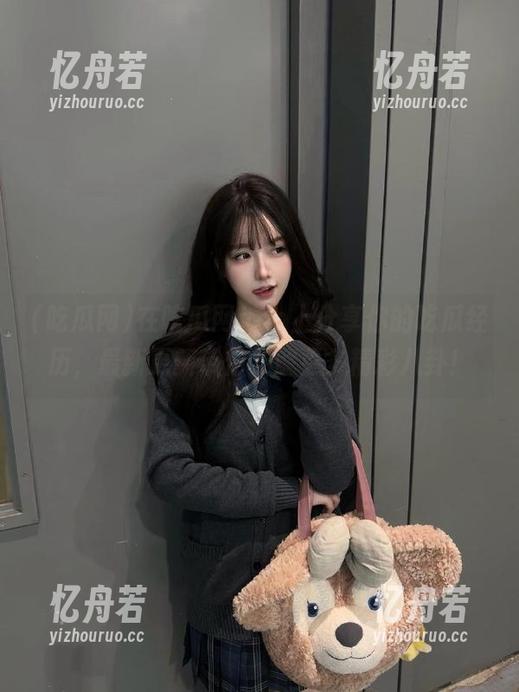 吃瓜网 在吃瓜网app上分享你的吃瓜经历,最新更新带你了解更多精彩八卦!