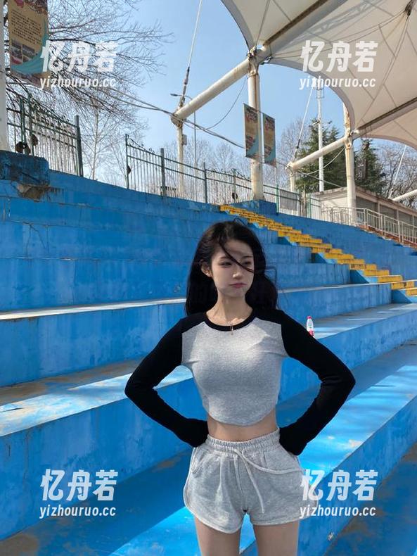 黑哥扒料 黑哥扒料现已支持安卓,赶紧来加入我们的吃瓜狂欢吧!
