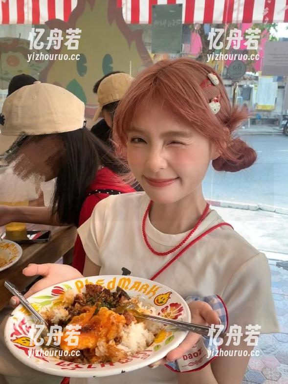 黑料社区 下载黑料社区入口,成为吃瓜群众,随时随地了解八卦!