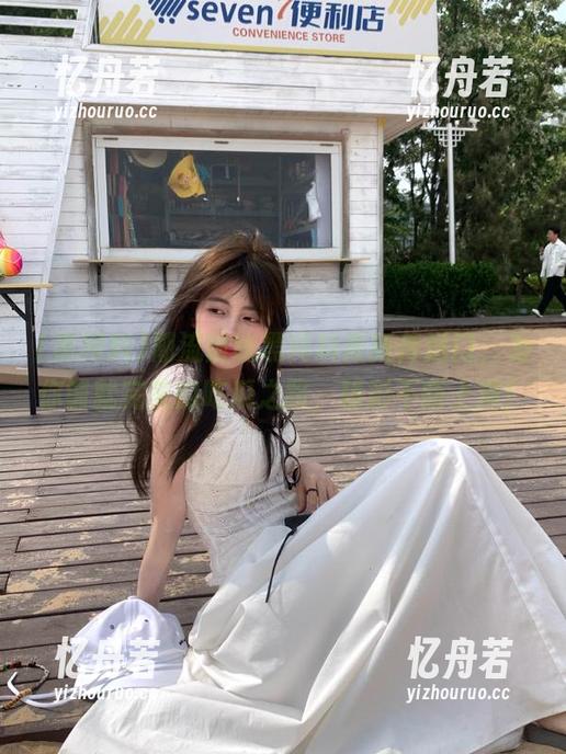 黑网料 潮流前线黑网料最新传送门,为你铺就完美的吃瓜之路,精彩不断上演!